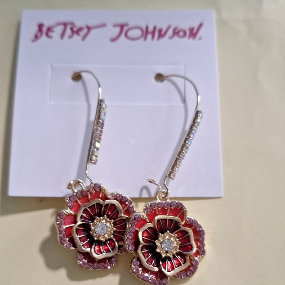 GIVEAWAY Betsey Johnson Flower Dangle Earrings NWT - Picture 1 of 1